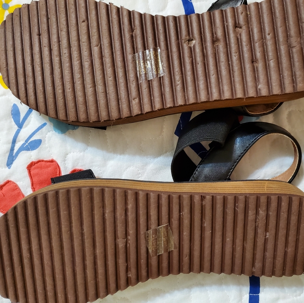 Shoes - Picture 2 of 3